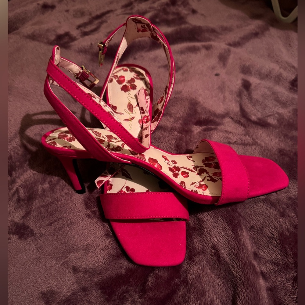 Size 7 Rosy Pink Strapped Shoes